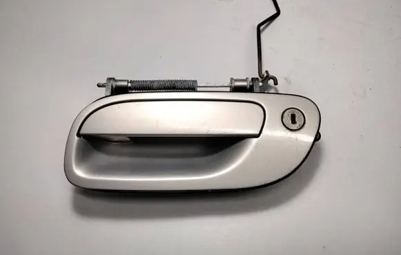 Volvo V70 Front door exterior handle