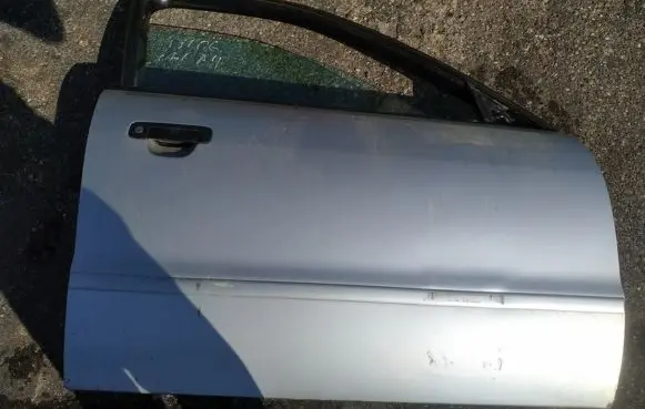 Audi A4 S4 B5 8D Front door pilkos