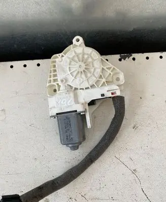 Audi A6 C7 Rear door window regulator motor 8K0959811A