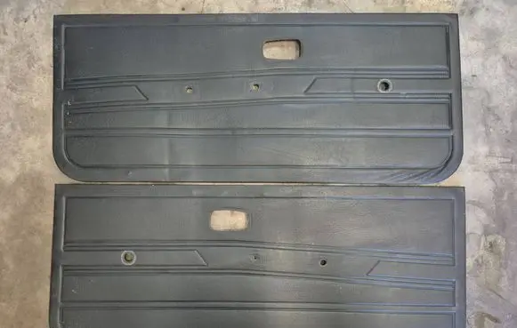 Volkswagen Golf I Front door card panel trim 171857