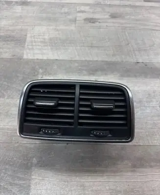 Rear air vent grill