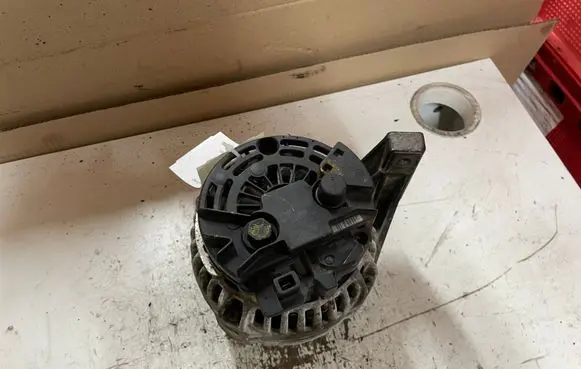 Volvo V70 Generator/alternator 8676498 0124525029