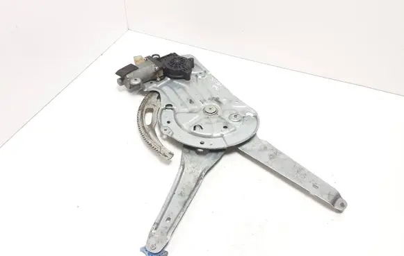 Volvo XC90 Front door manual window regulator 