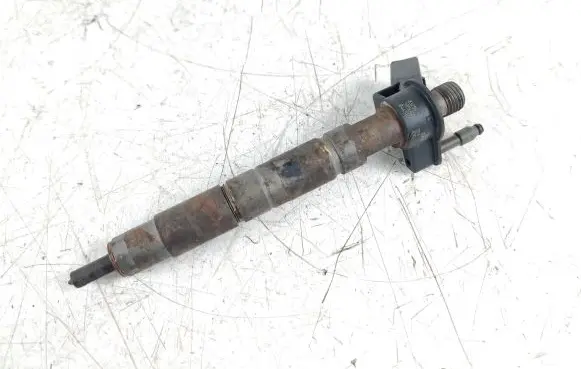 BMW X5 F15 Fuel injector 7823461