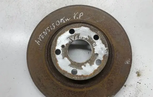 Toyota Avensis T250 Front brake disc