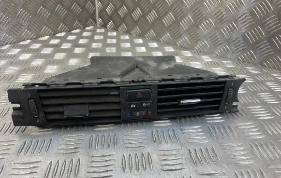 BMW 3 E90 E91 Dash center air vent grill 9130464903