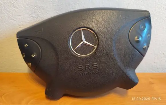 Steering wheel airbag