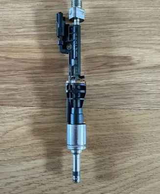 BMW 3 E90 E91 Fuel injector 7568607 13647568607 0261500063