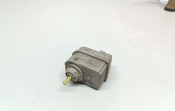 Renault Scenic II - Grand scenic II Headlight level adjustment motor 7700820054 H7700920054 44596UJ