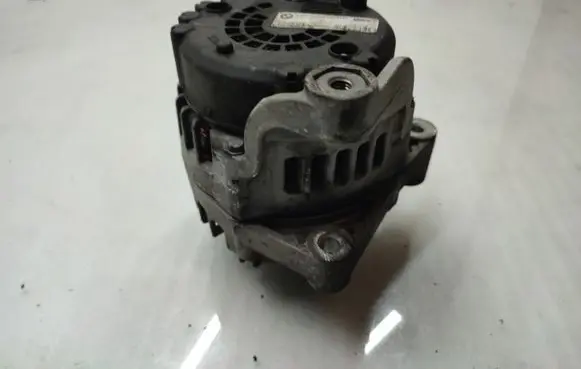 BMW 3 E90 E91 Generator/alternator 7805432