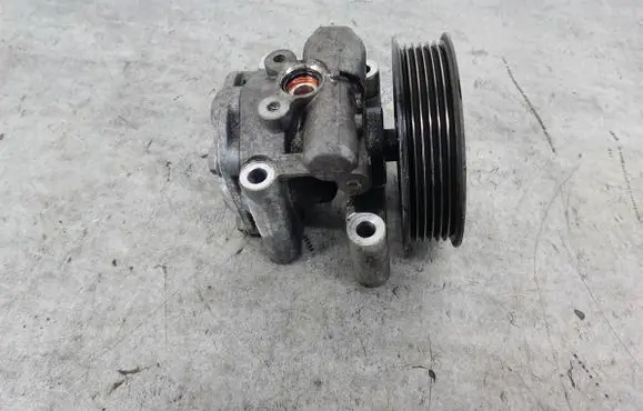 Ford Fiesta Power steering pump 2S6C3A696GE