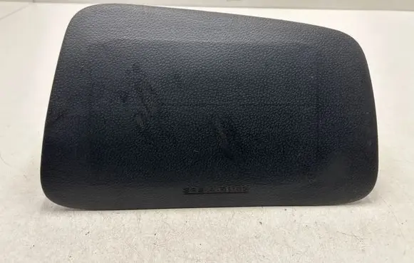 Toyota RAV 4 (XA20) Knee airbag 