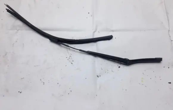 Seat Ibiza IV (6J,6P) Front wiper blade arm