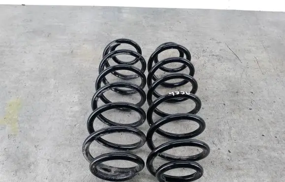 Volkswagen Golf IV Rear coil spring 