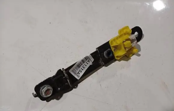 Hyundai ix35 Seat belt adjustment rail