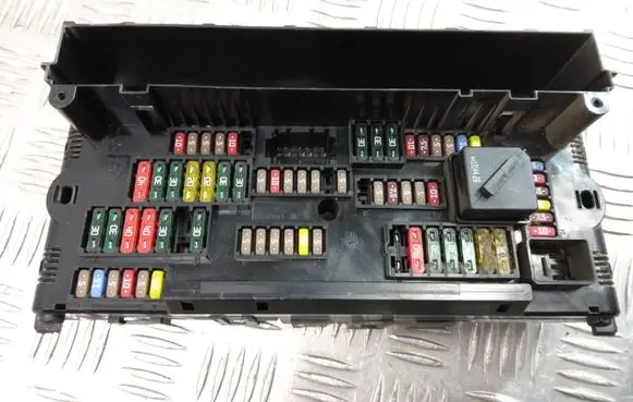 BMW 5 F10 F11 Fuse box set 9252815