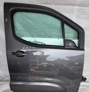 Opel Combo E Front door 