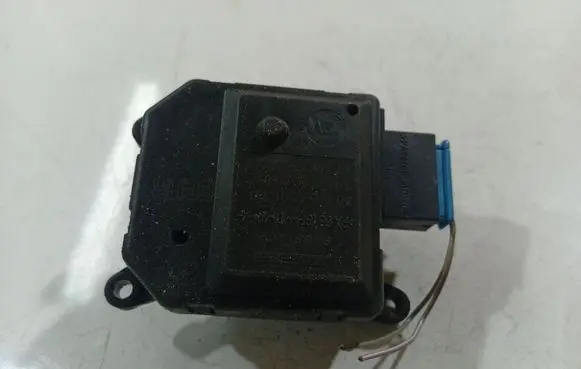 Skoda Fabia Mk2 (5J) Air flap motor/actuator 309368201CD