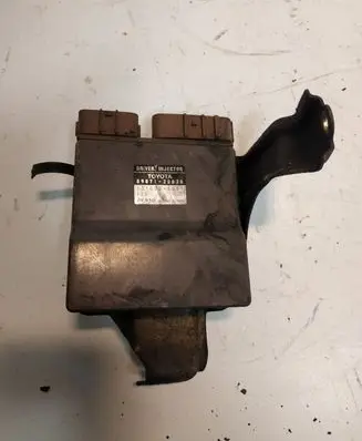 Toyota Previa (XR30, XR40) II Fuel injection control unit/module 8987120030
