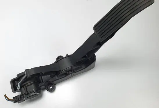 Mercedes-Benz A W169 Accelerator throttle pedal A1693000304