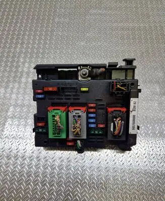 Peugeot 206 Fuse box set 9657608880