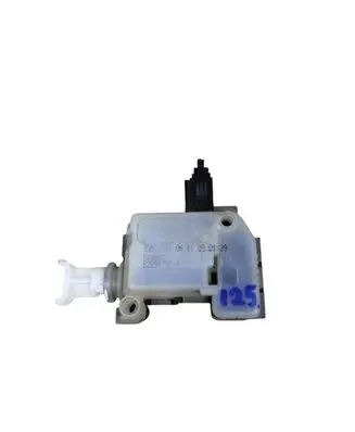 Volkswagen PASSAT B5 Soft lock spindle drive 825947084