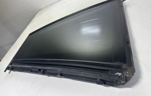 Mercedes-Benz GL X166 Rear vent window glass A1667300855