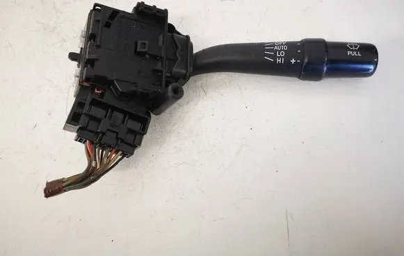 Toyota Avensis T250 Wiper control stalk 173654