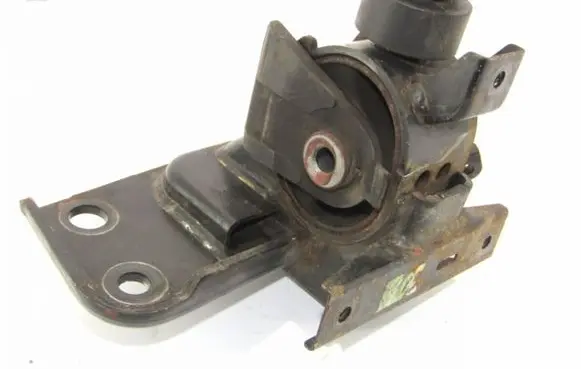 Engine mount bracket