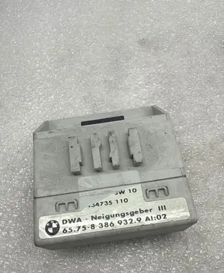 BMW 5 E39 Yaw turn rate sensor 8386932 34735110