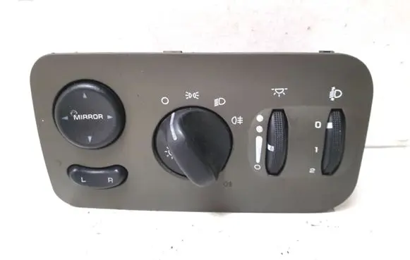 Chrysler Grand Voyager IV Light switch 0YC311J8AE21653