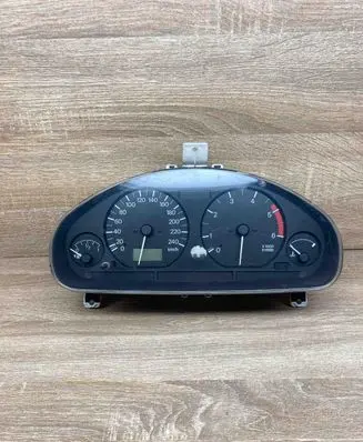 Mitsubishi Carisma Speedometer (instrument cluster) MR480356