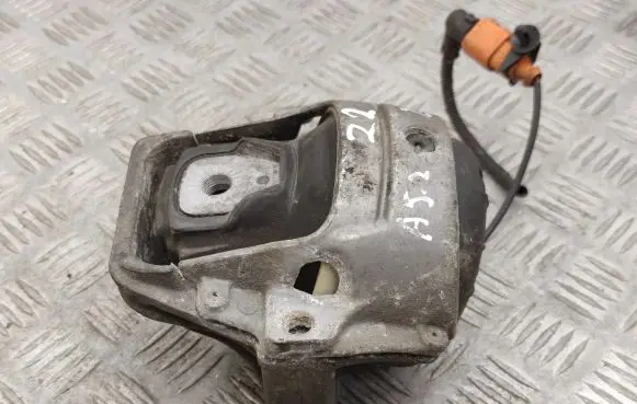Engine mount bracket