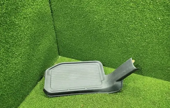 Mitsubishi Pajero Rear sill trim cover MR402153 MR402155