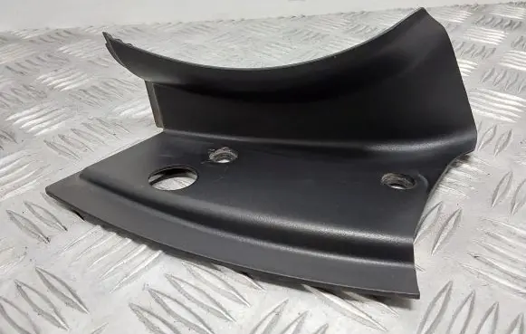 Audi A3 S3 8P Rear/tail light trim molding 8P7863052A