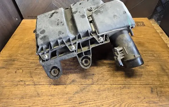 Air filter box
