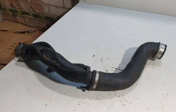 BMW 3 E90 E91 Intercooler hose/pipe 7800143 L22773L 11884414