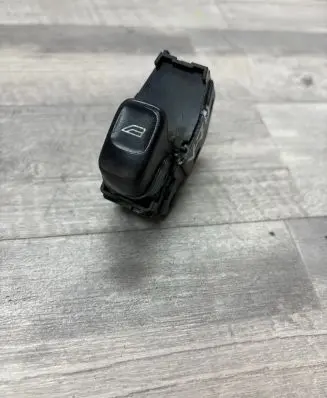 Volvo V70 Electric window control switch 30658696 YD1SV8899