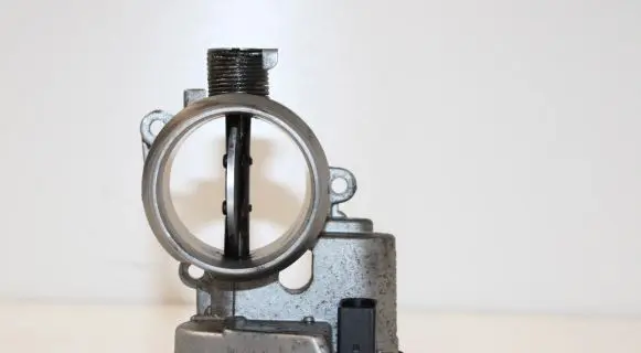 BMW 1 E81 E87 Throttle valve 7804373