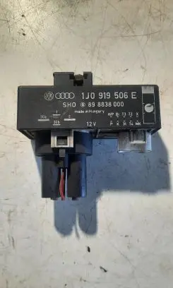 Volkswagen Golf IV Coolant fan relay 1J0919506E 898838000