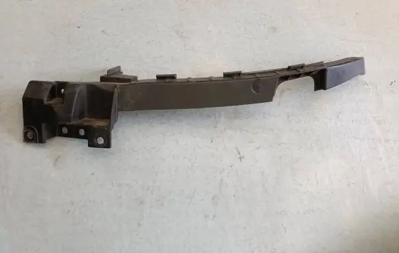 Headlight/headlamp mounting bracket