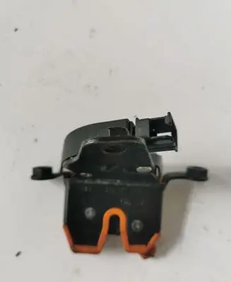 Skoda Fabia Mk1 (6Y) Tailgate/trunk/boot lock/catch/latch 6Y9827501F