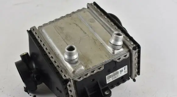 Mercedes-Benz C W205 Intercooler radiator A6510900314