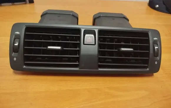 Volvo C30 Dash center air vent grill 39863758 30739296