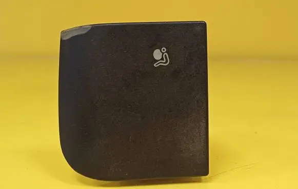 Passenger airbag on/off switch
