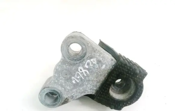 Toyota Auris E180 Engine mounting bracket