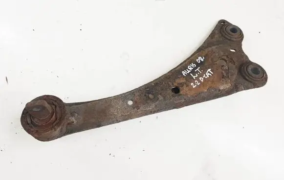 Toyota Auris 150 Rear suspension control arm 