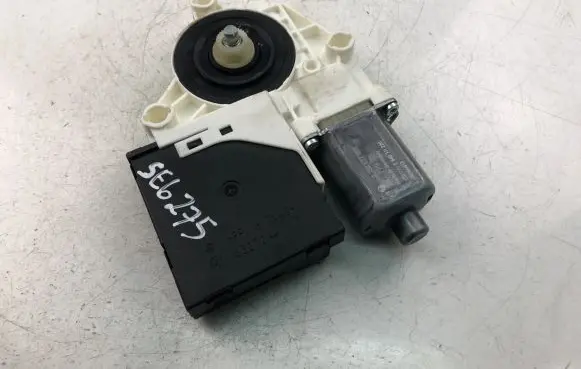 Volkswagen Caddy Front door window regulator motor 2K5959702
