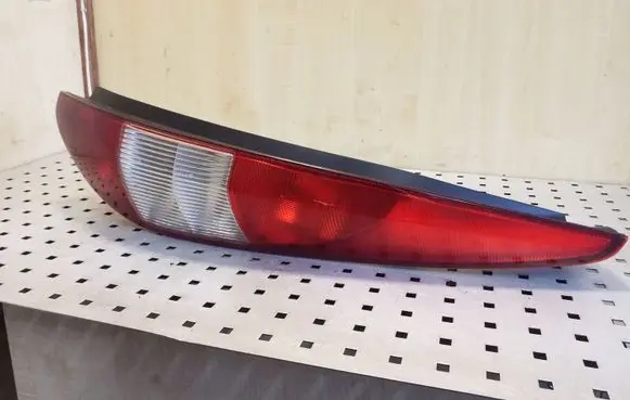 Ford Mondeo Mk III Rear/tail lights 1S7113404C