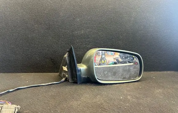 Volkswagen PASSAT B5.5 Manual wing mirror 